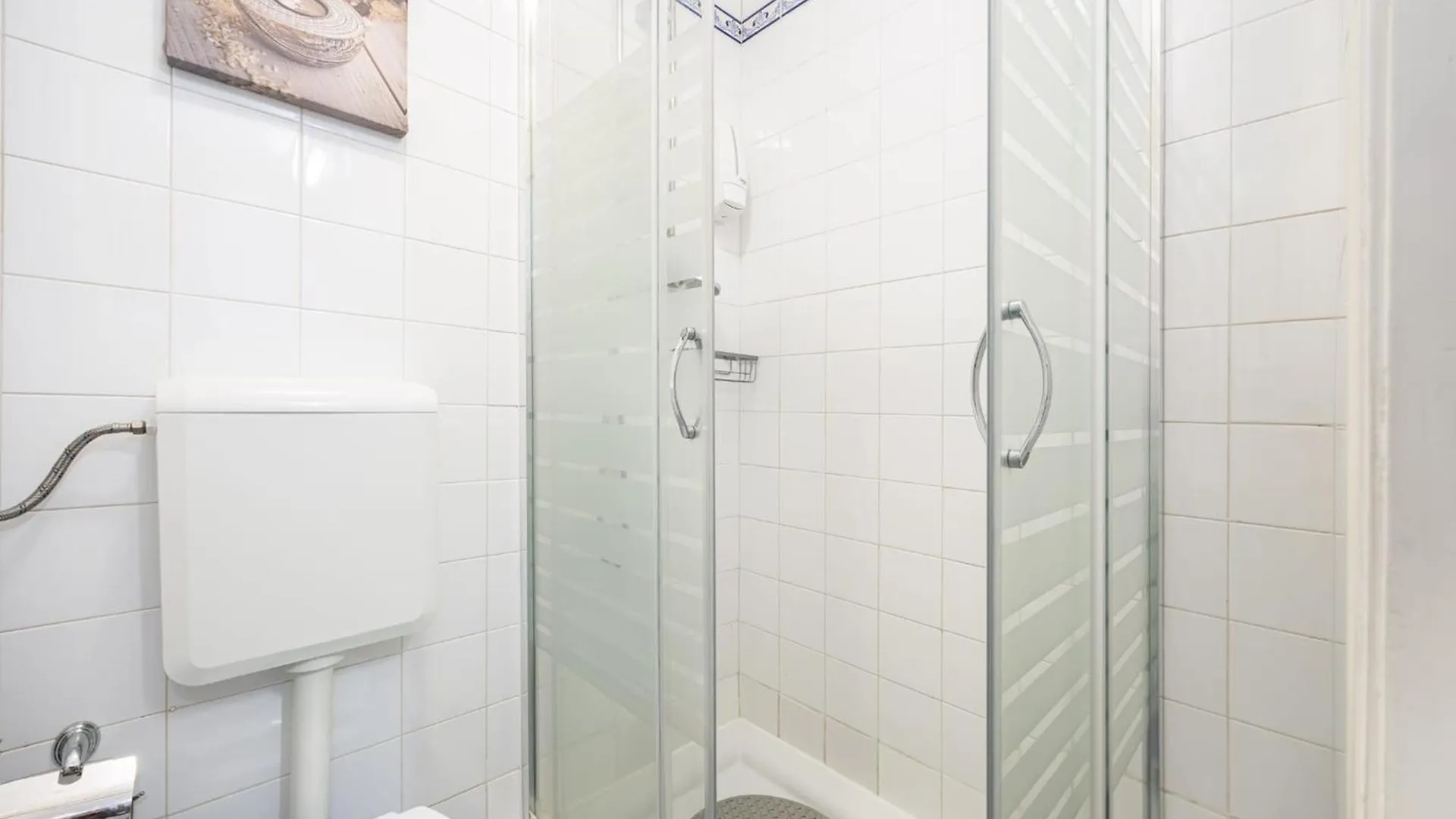 Crooked House Alfama Apartment Lisbon