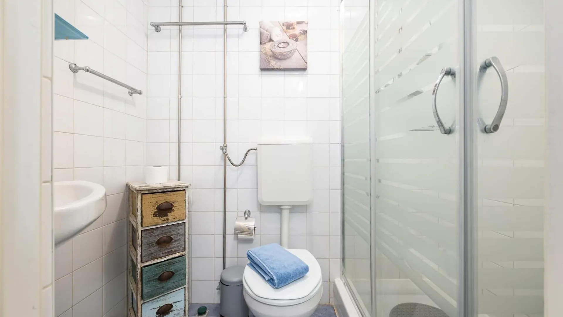 Crooked House Alfama Apartment Lisbon