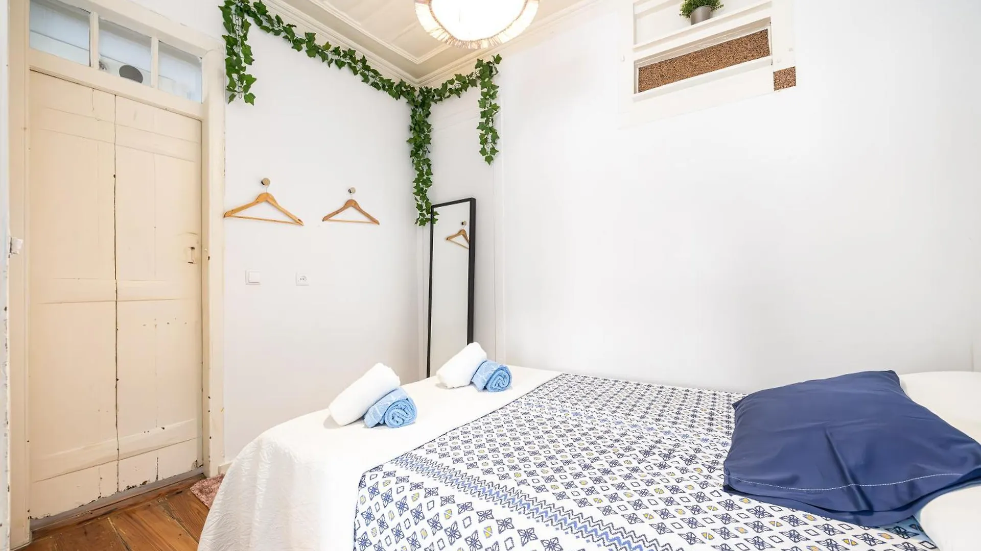 Crooked House Alfama Apartment Lisbon